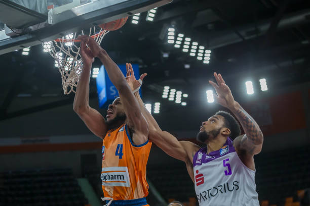 逢不仅是情 逢不仅是情