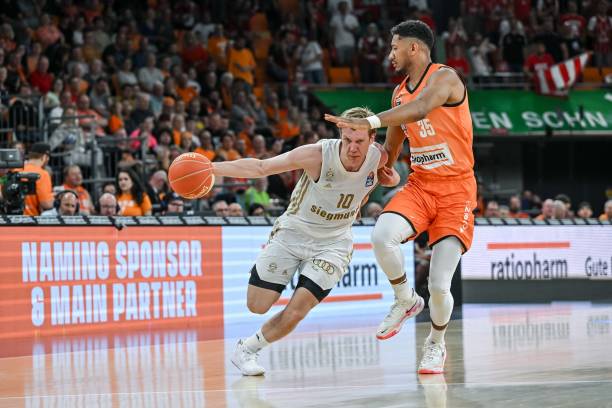 与其他选手 与其他选手